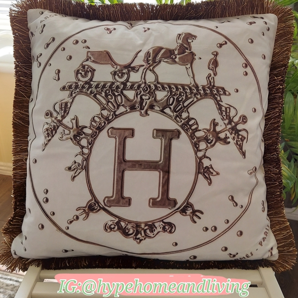 Luxury H letter pillow cover